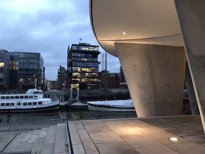 Am Kaiserkai 67 GmbH & Co. KG