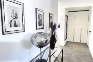 Black White Ferienwohnung