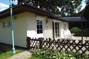 Bungalow unter der Eiche