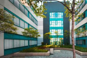 Büro- und Gewerbegebäude B12, Simone und Christian Werner GbR