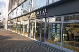 CENTURY 21 Homes & Castles