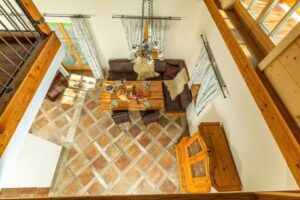 „Chalet unter Weissblauem Himmel“