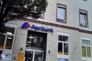 Deutsche Bank Immobilien Frederic Wolf, selbstständiger Immobilienberater