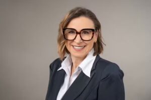 Deutsche Bank Immobilien Tümay Sarvan, selbstständige Immobilienmaklerin