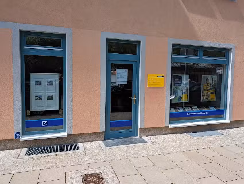 Deutsche Bank Immobilien Uwe Helmrich, selbstständiger Immobilienberater