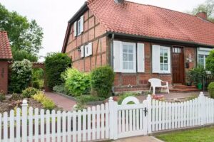 Elbwiesenhaus an der Elbe