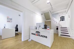 Engel & Völkers – 𝗜𝗺𝗺𝗼𝗯𝗶𝗹𝗶𝗲𝗻𝗺𝗮𝗸𝗹𝗲𝗿 𝗕𝘂𝘅𝘁𝗲𝗵𝘂𝗱𝗲