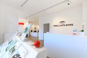 Engel & Völkers – 𝗜𝗺𝗺𝗼𝗯𝗶𝗹𝗶𝗲𝗻𝗺𝗮𝗸𝗹𝗲𝗿 𝗗𝗲𝗹𝗺𝗲𝗻𝗵𝗼𝗿𝘀𝘁
