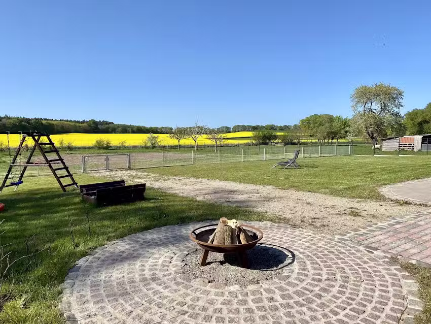 Ferienhaus (bis 10 P.) im Biosphärenreservat Schaalsee – Hunde & Katzen willkommen