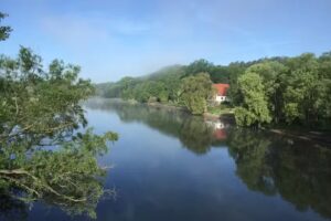 Ferienwohnungen Fischerhaus / Das Haus am Kanal