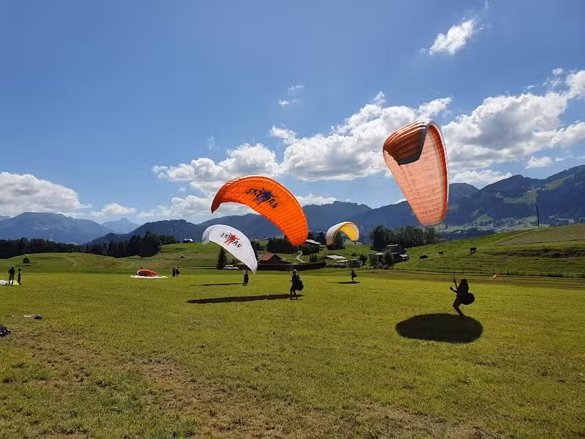 FritschiFly – Wohnwagenvermietung, Shop für Gleitschirme und Zubehör