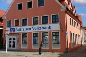 Geldautomat: Raiffeisen-Volksbank Wemding