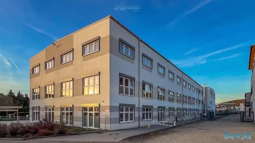 Gewerbepark Land-Au 25+27