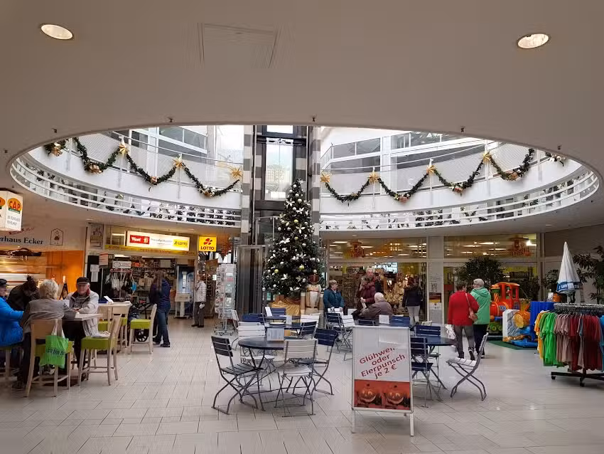 Hallplatz Galerie Bet. GmbH & Co. Objekt Zweibrücken KG