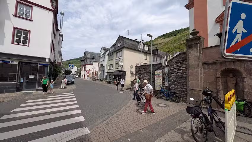 Hollander-Makler Immobilien GmbH & Co. KG