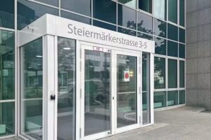 HQ – Stuttgart, HQ Offisto