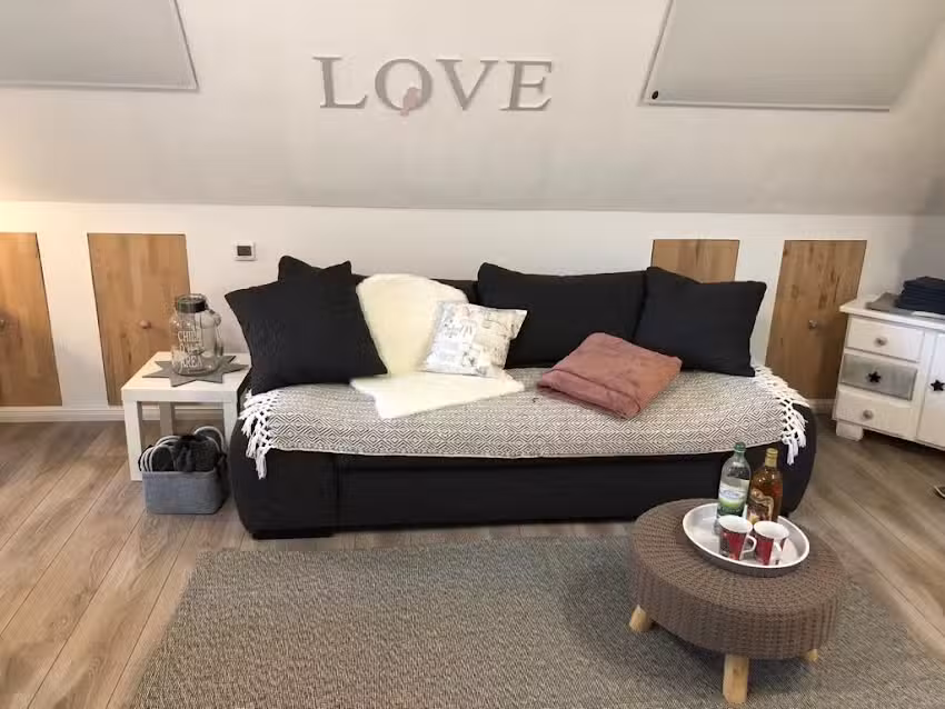 Hüttenflair im Waldhäuschen