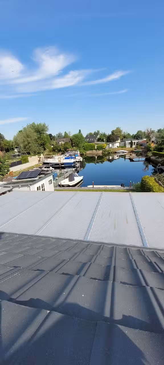 Idyllischer Ferienbungalow am Wasser