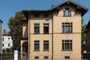 JHS Invest GmbH & Co KG