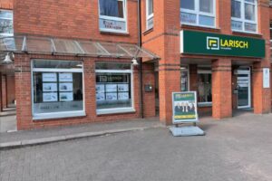 Larisch-Immobilien Inhaber: Christin Larisch Immobilien e.Kfr.