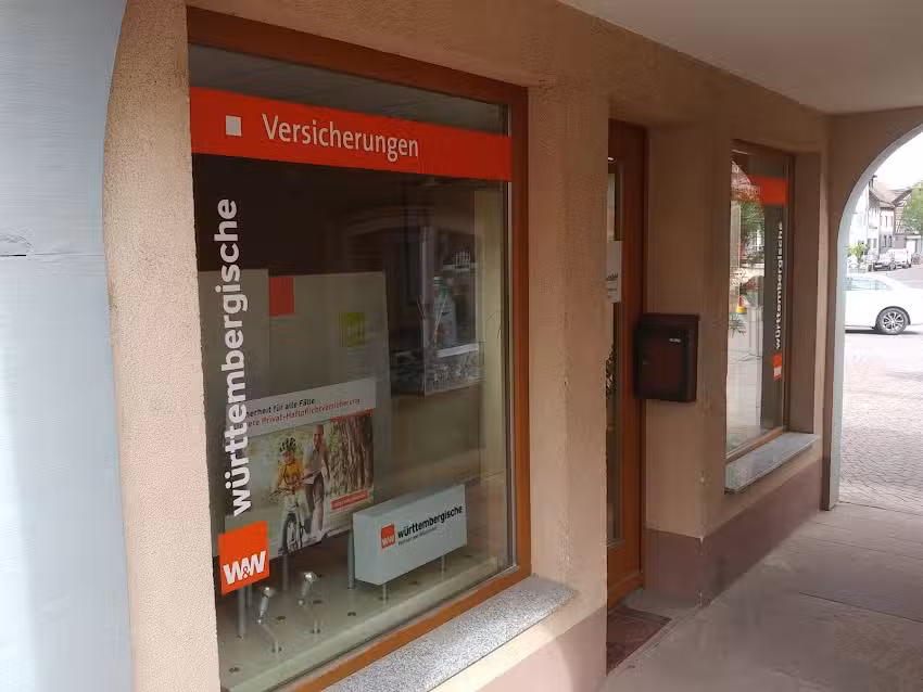 Logo Immobilien und Vermittlung von Versicherungen GmbH