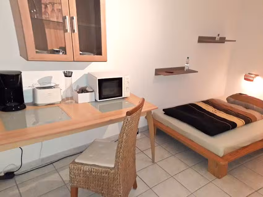 Messezimmer / Monteurzimmer in Lehrte bei Hannover mit Sauna +Kamin +TV +WLAN ab 36,00 € / Nacht