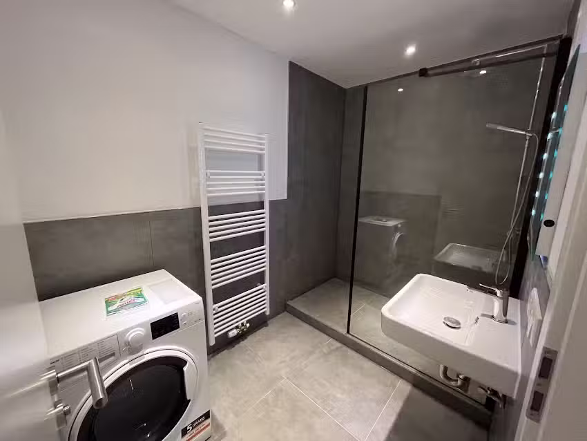 MUNIQ REAL ESTATE GmbH