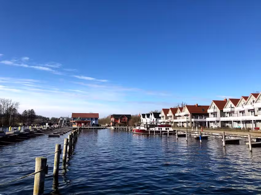 Naturnahes Ferienhaus am Plauer See mit Ruderboot