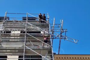 Paradiso Real Estate GmbH c/o Ahnefeld & Kollegen