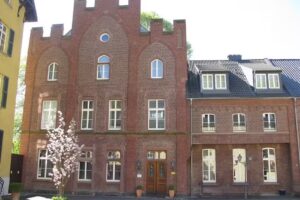 Regina Höppner Makler für Immobilien und Versicherungen