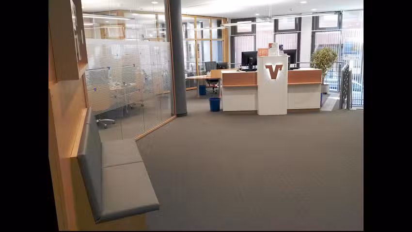 Volks- und Raiffeisenbank Saale-Unstrut eG, Hauptgeschäftsstelle Merseburg