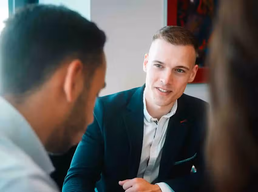 VR Immobilien & Service GmbH