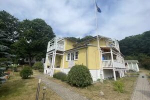 Waldhaus Sellin mit 9 Ferienwohnungen