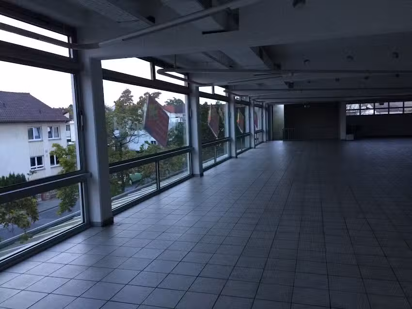 Weiss Geschäftsführungs GmbH & Co. Immobilien KG